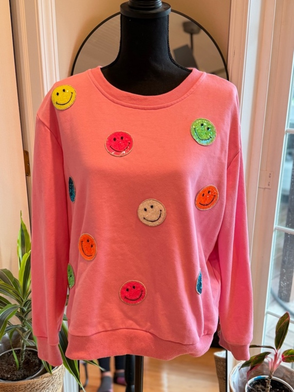 JULIANA’S BOUTIQUE | Smiley Face Sequin Patch Sweatshirt